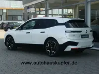 Gebraucht BMW iX Sport Line 384 kW (523 PS) 2023 Mineralweiss SUV