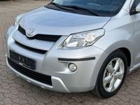Gebraucht Toyota Urban Cruiser 101 PS (74 kW) 2011 Silber Limousine