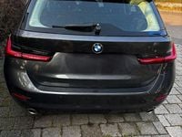 Gebraucht BMW 318 156 PS (114 kW) 2020 Grau Kombi