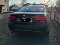 Gebraucht BMW 318 143 PS (105 kW) 2011 Schwarz Coupé