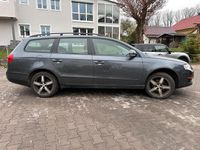 Gebraucht VW Passat 122 PS (89 kW) 2011 Grau Kombi