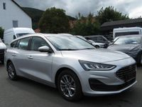 Gebraucht Ford Focus Titanium 120 PS (88 kW) 2022 Silber Limousine