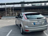 Usata Ford Focus 101 CV (74 kW) 2010 Argento Berlina