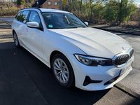 Gebraucht BMW 318 156 PS (114 kW) 2020 Weiß Kombi