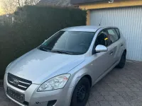 Second-hand Kia Ceed LX 109 CP (80 kW) 2008 Gri Hatchback