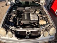 Gebraucht Mercedes E200 Elegance 116 PS (85 kW) 2001 Silber Limousine