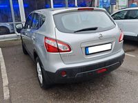 Gebraucht Nissan Qashqai 117 PS (86 kW) 2011 Silber SUV