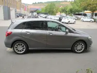 Gebraucht Mercedes B200 136 PS (100 kW) 2017 Grau Kleinwagen