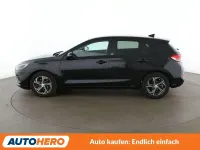 Gebraucht Hyundai i30 Intro Edition 110 PS (80 kW) 2020 Schwarz Limousine