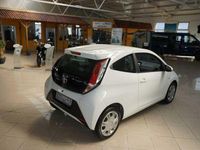 Gebraucht Toyota Aygo 69 PS (50 kW) 2017 Weiß Kleinwagen