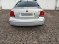 Second-hand VW Bora 90 CP (66 kW) 1999 Gri Berlinǎ