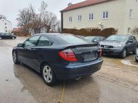Second-hand Mercedes C200 163 CP (119 kW) 2003 Albastru Coupe