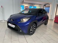 Neu Toyota Aygo 72 PS (52 kW) 2025 Juniper blue (8y8)/ black mica Kleinwagen