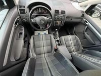 Gebraucht VW Touran Match 105 PS (77 kW) 2013 Silber Van / Kleinbus