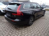 Gebraucht Volvo V60 Core 163 PS (119 kW) 2022 Schwarz Kombi