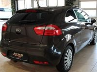Gebraucht Kia Rio FIFA World Cup Edition 86 PS (63 kW) 2013 Braun Kleinwagen