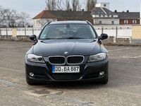 Gebraucht BMW 318 143 PS (105 kW) 2011 Schwarz Kombi