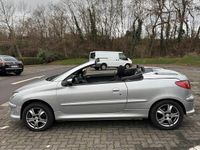 Gebraucht Peugeot 206 CC 109 PS (80 kW) 2004 Silber Cabrio