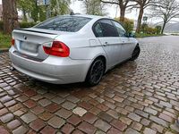 Gebraucht BMW 320 150 PS (110 kW) 2005 Silber Limousine