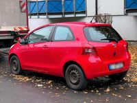 Gebraucht Toyota Yaris 84 PS (61 kW) 2007 Rot Kleinwagen