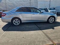 Gebraucht Mercedes E200 184 PS (135 kW) 2010 Iridiumsilber Limousine