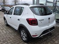 Gebraucht Dacia Sandero Stepway 101 PS (74 kW) 2020 Weiß Limousine
