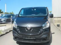 Usado Renault Trafic Expression 145 HP (106 kW) 2016 Preto Monovolume