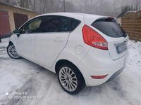 Gebraucht Ford Fiesta 60 PS (44 kW) 2011 Weiß Kleinwagen