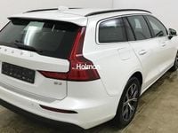 Gebraucht Volvo V60 Core 163 PS (119 kW) 2022 Weiß Kombi