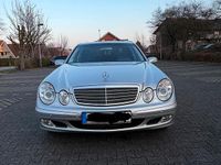 Gebraucht Mercedes E220 Classic 180 PS (132 kW) 2004 Silber Limousine