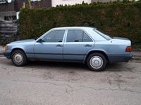 Gebraucht Mercedes E300 179 PS (131 kW) 1987 Blau metallic Limousine