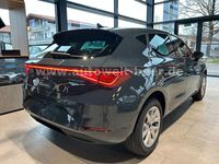 Neu Seat Leon 116 PS (85 kW) 2025 Blau Limousine