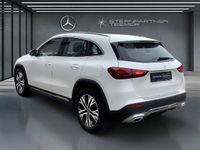 Gebraucht Mercedes GLA200 Progressive 163 PS (119 kW) 2024 Weiß SUV