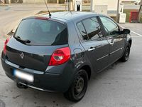 Gebraucht Renault Clio III 88 PS (64 kW) 2007 Grau Kleinwagen