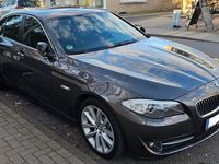 Gebraucht BMW 520 184 PS (135 kW) 2012 Braun Limousine