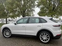 Gebraucht Porsche Cayenne 340 PS (250 kW) 2022 Grau SUV