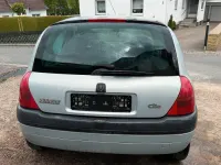 Gebraucht Renault Clio II 58 PS (42 kW) 2001 Silber Kleinwagen