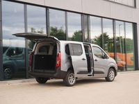 Neu Fiat Doblò 102 PS (75 kW) 2025 Silber Van / Kleinbus