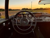 Gebraucht Mercedes 230 150 PS (110 kW) 1966 Gold Cabrio