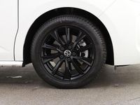 Gebraucht VW Multivan Life 150 PS (110 kW) 2024 Candyweiß Van