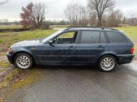 Gebraucht BMW 320 150 PS (110 kW) 2002 Blau Kombi