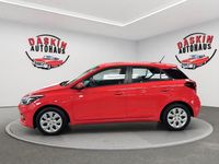 Gebraucht Hyundai i20 Select 75 PS (55 kW) 2020 Rot Kleinwagen
