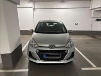Gebraucht Hyundai i10 Select 67 PS (49 kW) 2019 Silber Kleinwagen