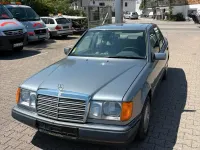 Gebraucht Mercedes E200 118 PS (86 kW) 1992 Grau Limousine
