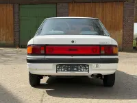 Usata Mazda 323 85 CV (62 kW) 1990 Bianco Berlina