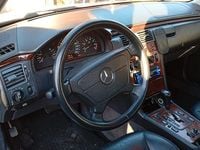 Gebraucht Mercedes E280 Elegance 204 PS (150 kW) 1999 Silber Limousine