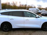 Gebraucht Ford Focus Titanium 125 PS (91 kW) 2022 Weiß Limousine