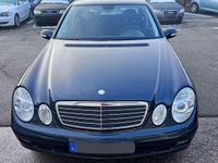 Gebraucht Mercedes E200 163 PS (119 kW) 2005 Blau Limousine