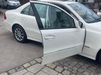 Gebraucht Mercedes E280 Elegance 190 PS (139 kW) 2006 Weiß Limousine