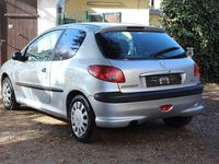 Gebraucht Peugeot 206 60 PS (44 kW) 2004 Silber Limousine